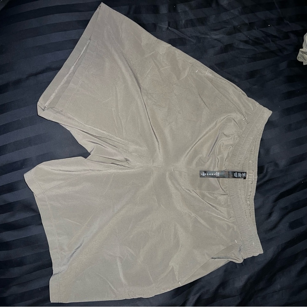 lululemon Pace Breaker Short 9 inch Linerless